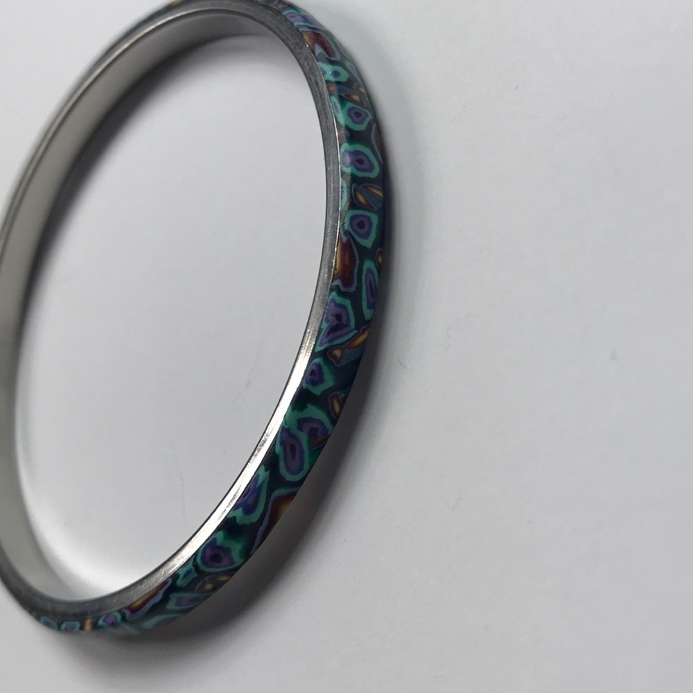 Bangle bracelet